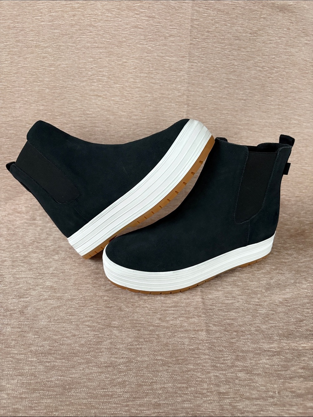 Keds Black Suede Platform Chelsea Booties with White Sole Size 7.5 Women’s - Picture 2 of 9